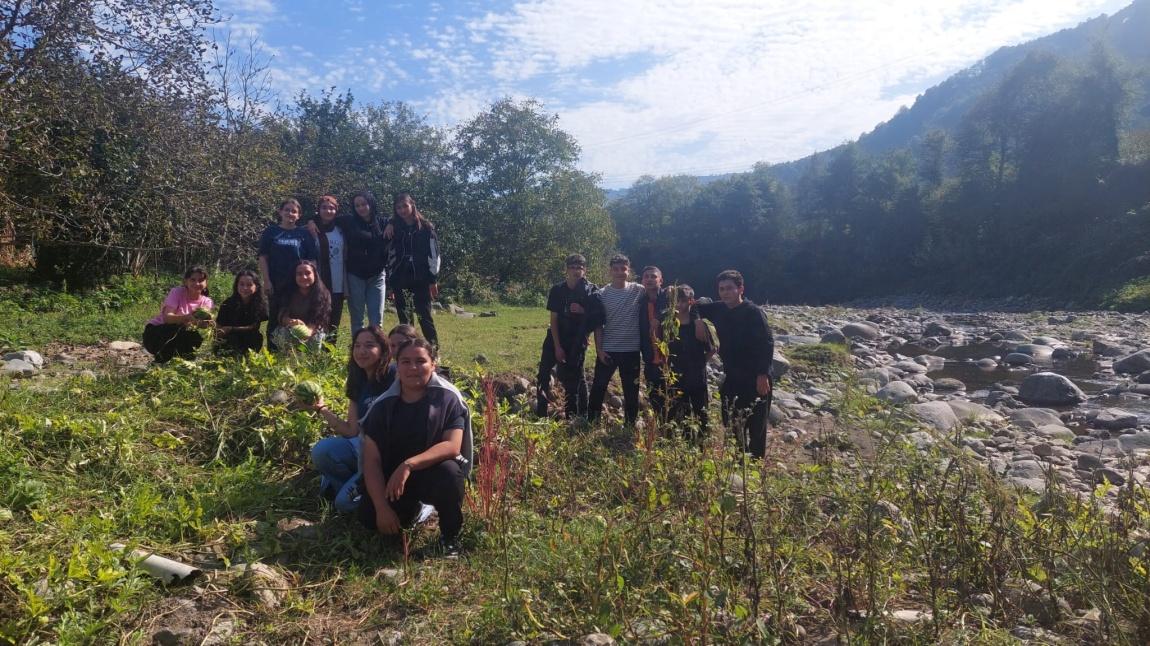 Okulumuza Yeni Başlayan 9.Sınıf Öğrencilerimize Piknik Etkinliği Düzenledik...